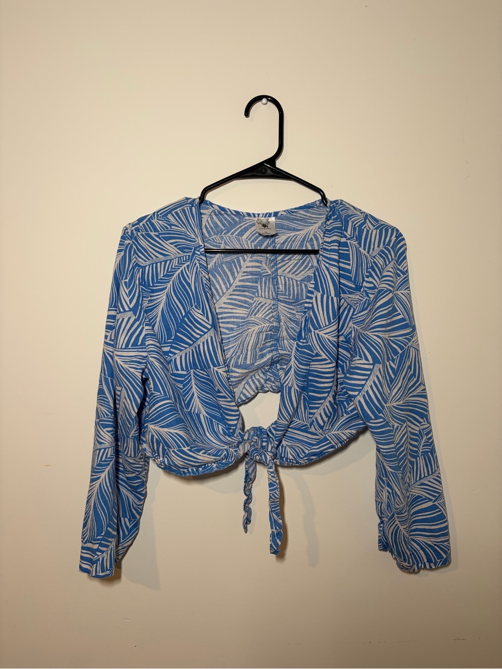 Shade & Shore Blue and White Leaf-Print Tie-Front Top